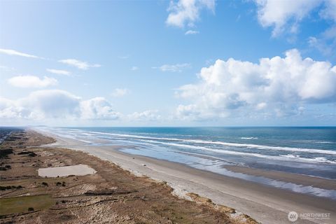 Photo of 623 338th Place, Ocean Park, WA 98640 (MLS # 2355186)