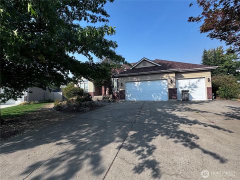 Photo of 24604 E MAXWELL LN Ln, Liberty Lake, WA 99019 (MLS # 2445478)