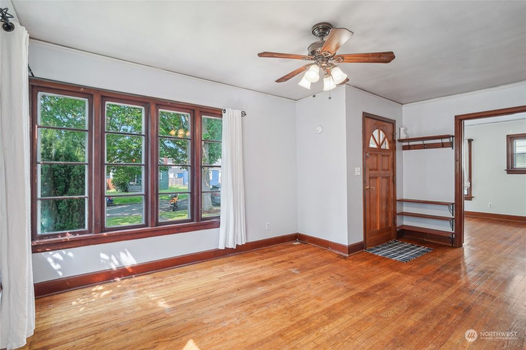 Photo of 2305 McDougall Avenue, Everett, WA 98201 (MLS # 2275295)