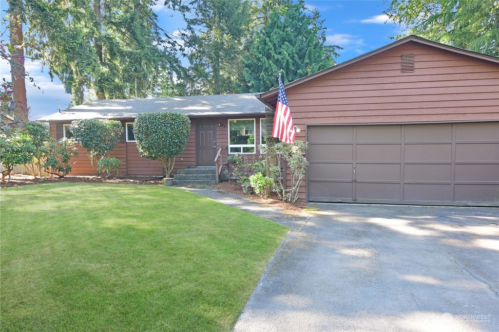Photo of 8421 NE 147th Place, Kenmore, WA 98028 (MLS # 2077547)