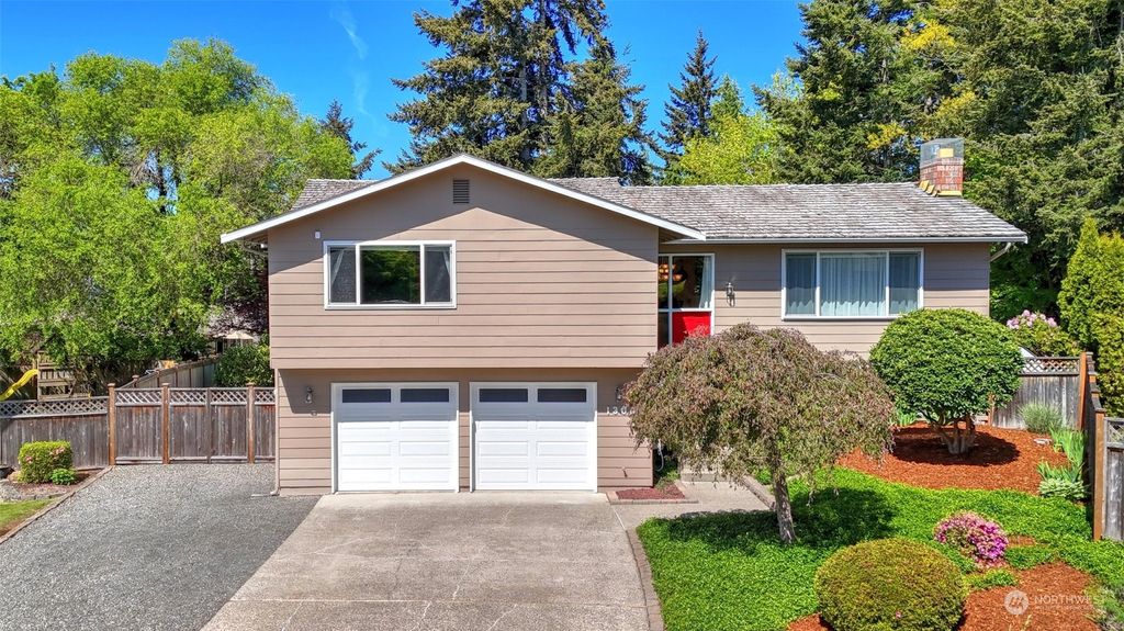 Photo of 13004 SE 188th Place, Renton, WA 98058 (MLS # 2236571)