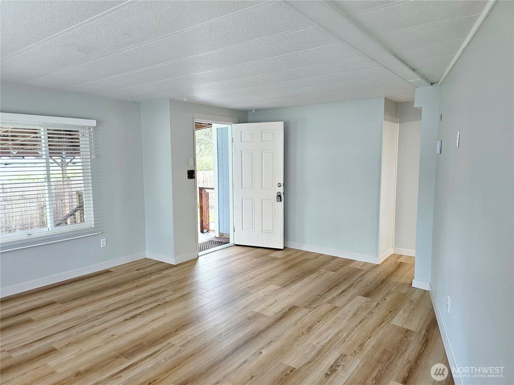 Photo of 616 California Street, Raymond, WA 98577 (MLS # 2508512)