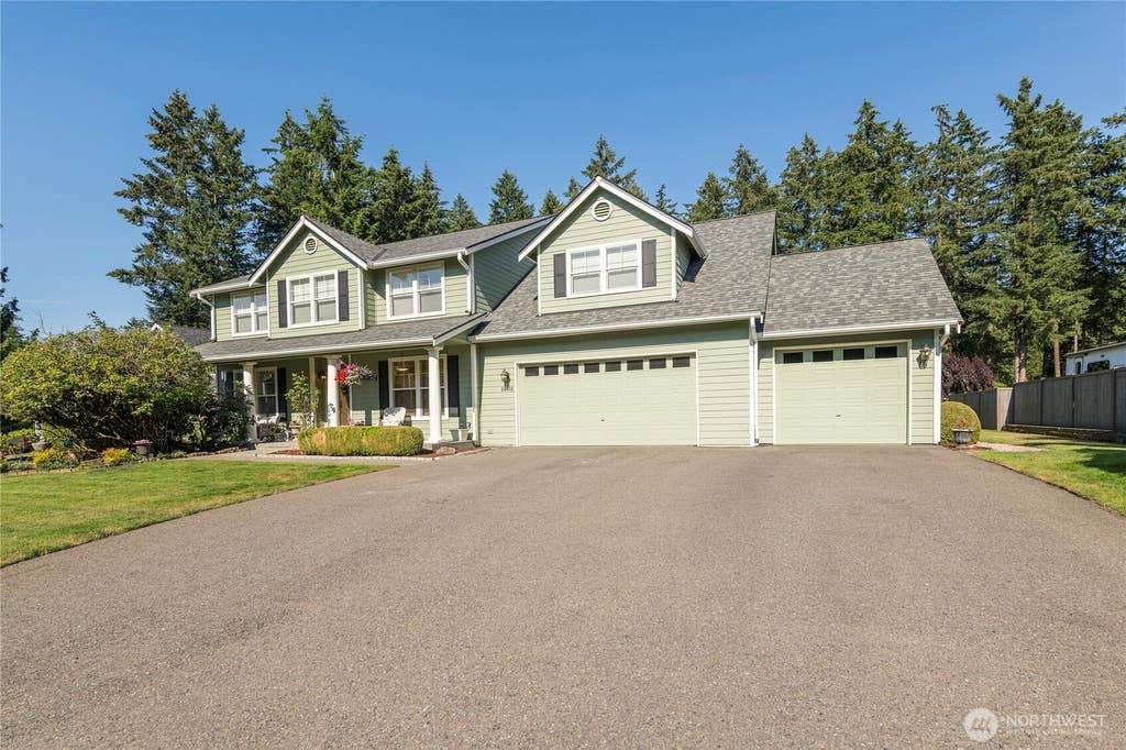 Photo of 24412 214th Avenue SE, Maple Valley, WA 98038 (MLS # 2546043)