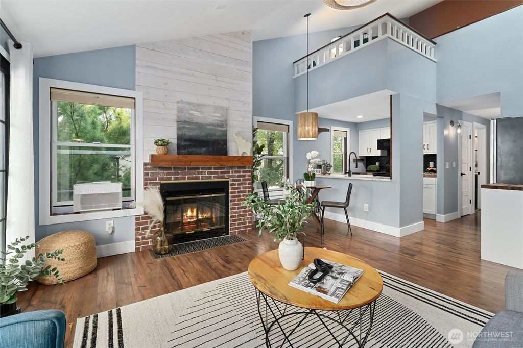 Photo of 1819 17th Avenue #7, Seattle, WA 98122 (MLS # 2431657)
