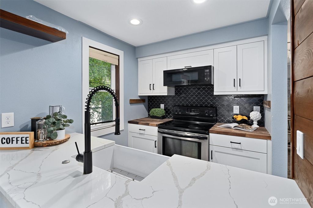 Photo of 1819 17th Avenue #7, Seattle, WA 98122 (MLS # 2431657)