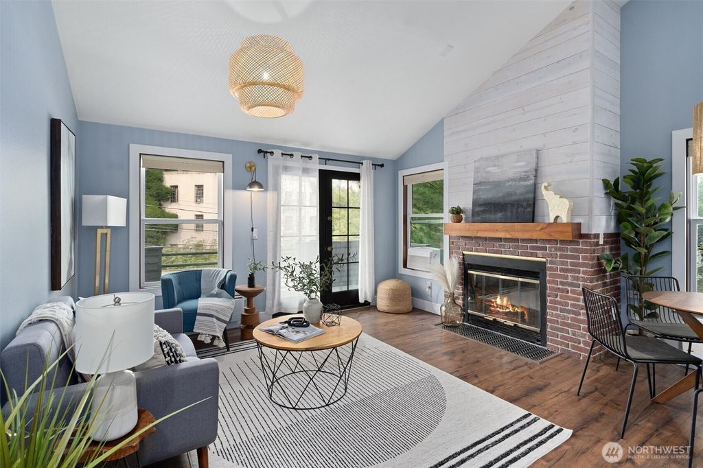 Photo of 1819 17th Avenue #7, Seattle, WA 98122 (MLS # 2431657)