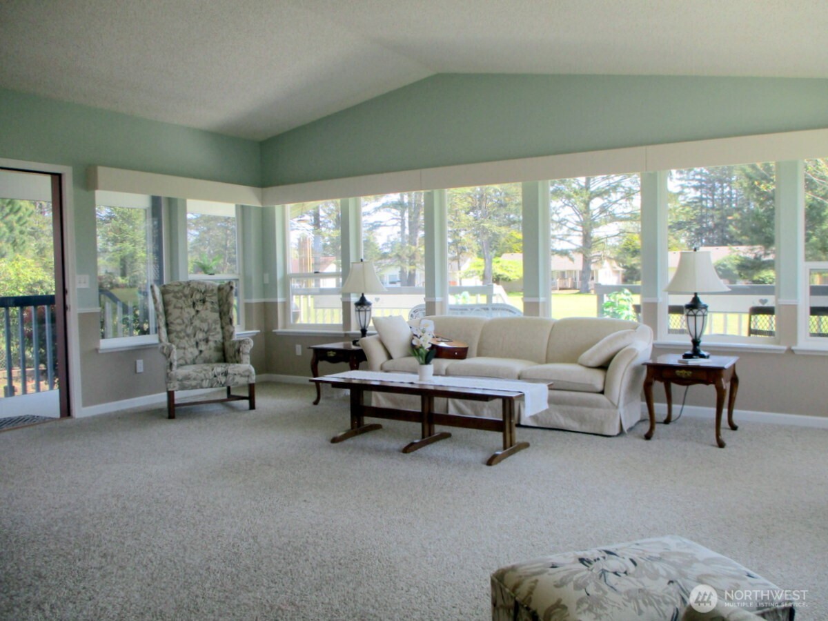 448 Octopus Avenue NE