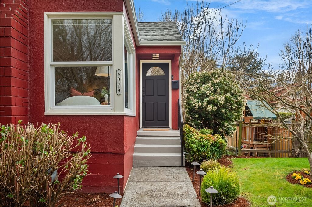 Photo of 4929 SW Dawson Street, Seattle, WA 98136 (MLS # 2497786)