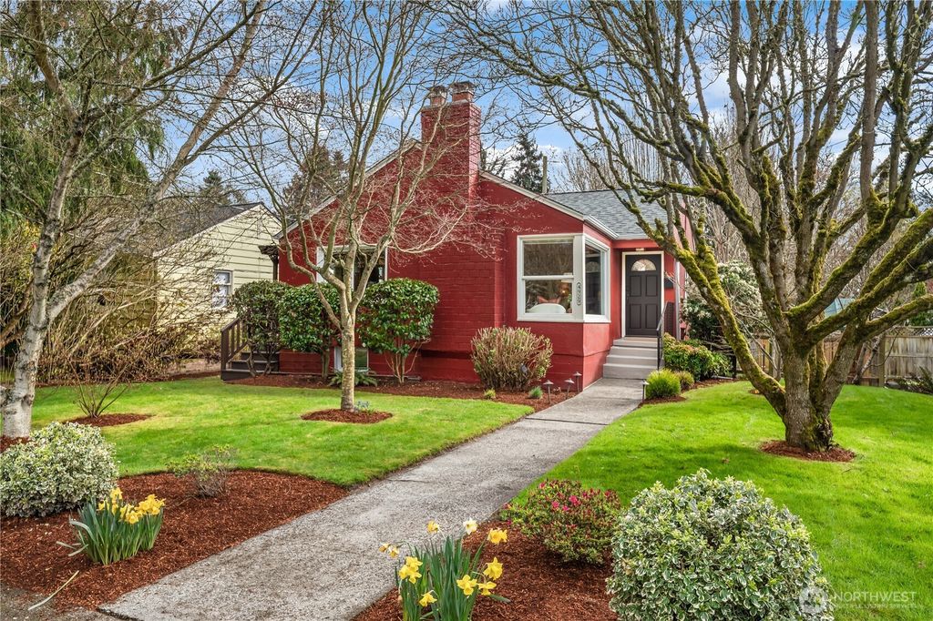 Photo of 4929 SW Dawson Street, Seattle, WA 98136 (MLS # 2497786)