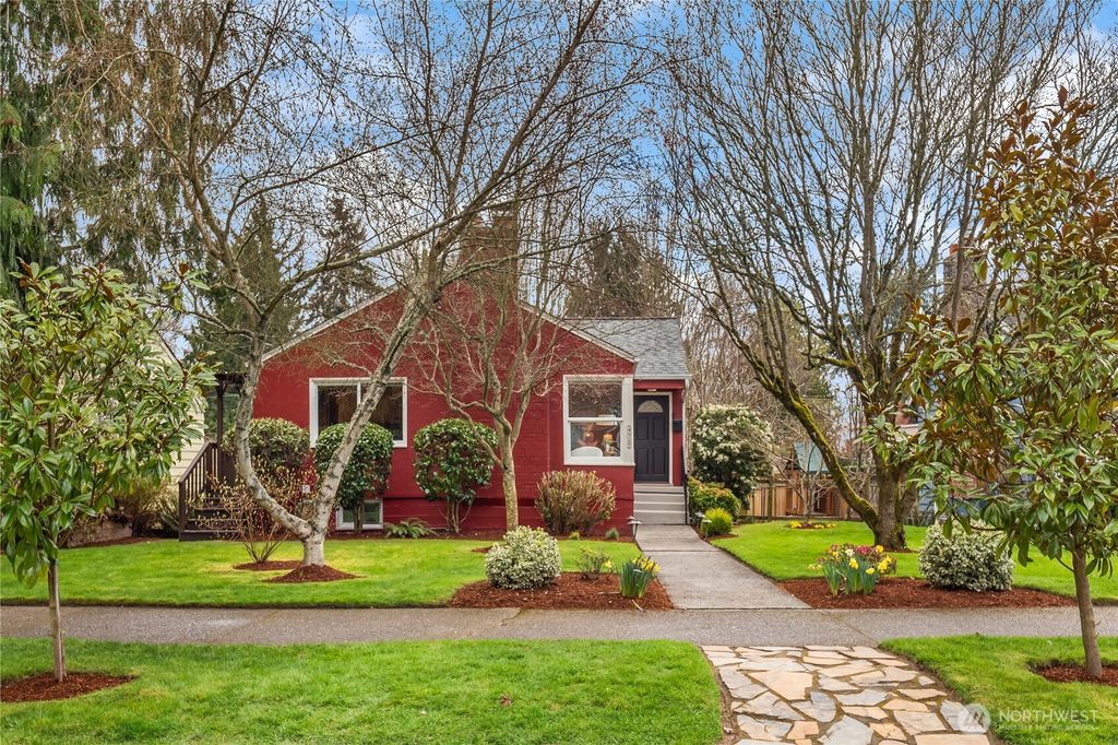 Photo of 4929 SW Dawson Street, Seattle, WA 98136 (MLS # 2497786)