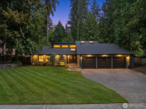 Photo of 2404 Manorwood Drive SE, Puyallup, WA 98374 (MLS # 2523341)