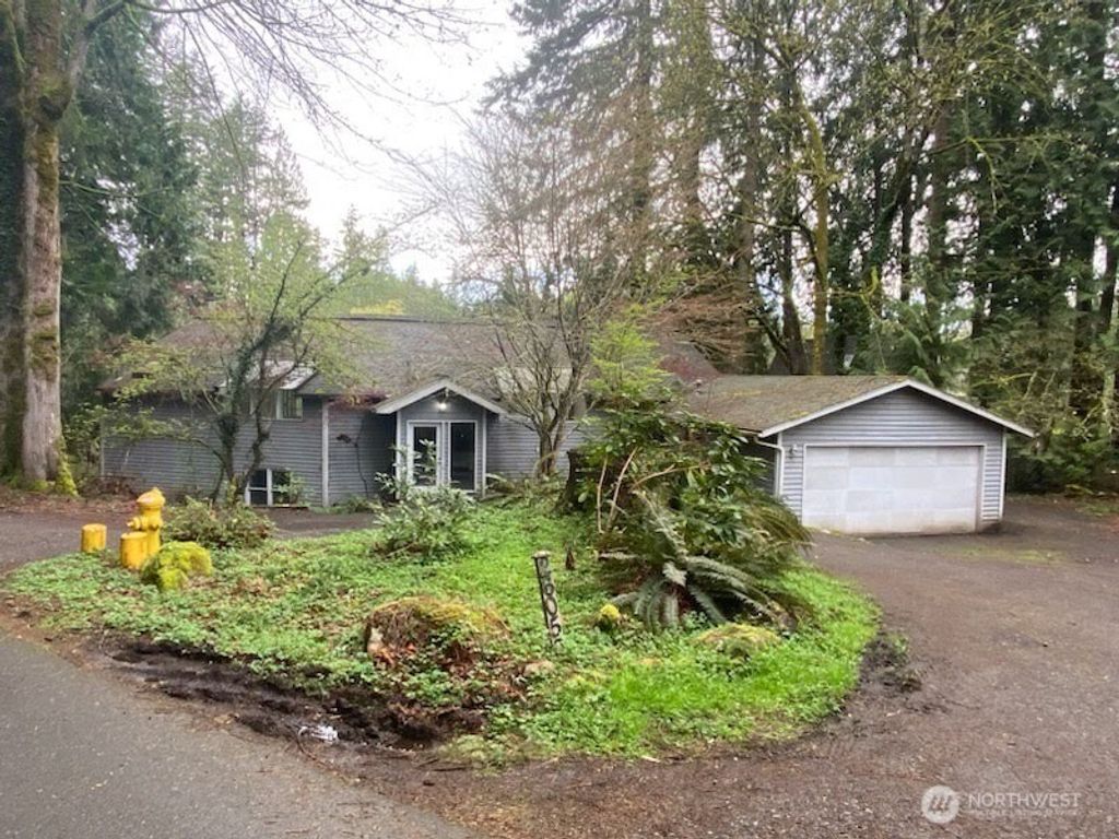 Photo of 26050 SE 18th Place, Sammamish, WA 98075 (MLS # 2358857)
