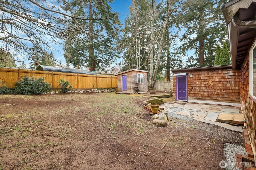 Photo of 13722 Interlake Avenue N, Seattle, WA 98133 (MLS # 2490690)