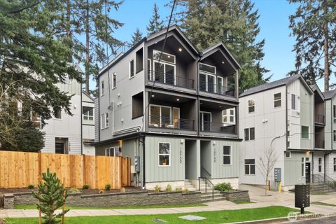 Photo of 10752 Interlake Avenue N, Seattle, WA 98133 (MLS # 2494742)