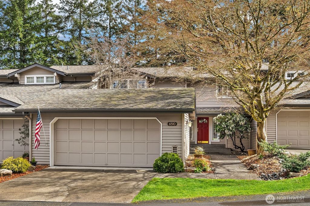 Photo of 6510 115th Place SE, Bellevue, WA 98006 (MLS # 2498166)