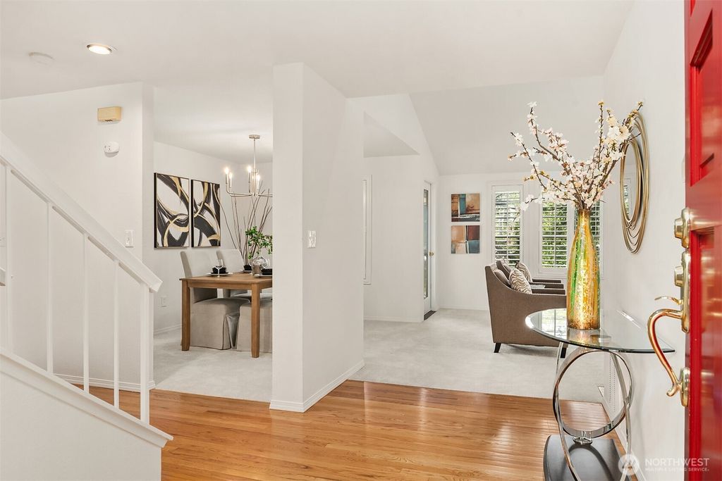 Photo of 6510 115th Place SE, Bellevue, WA 98006 (MLS # 2498166)