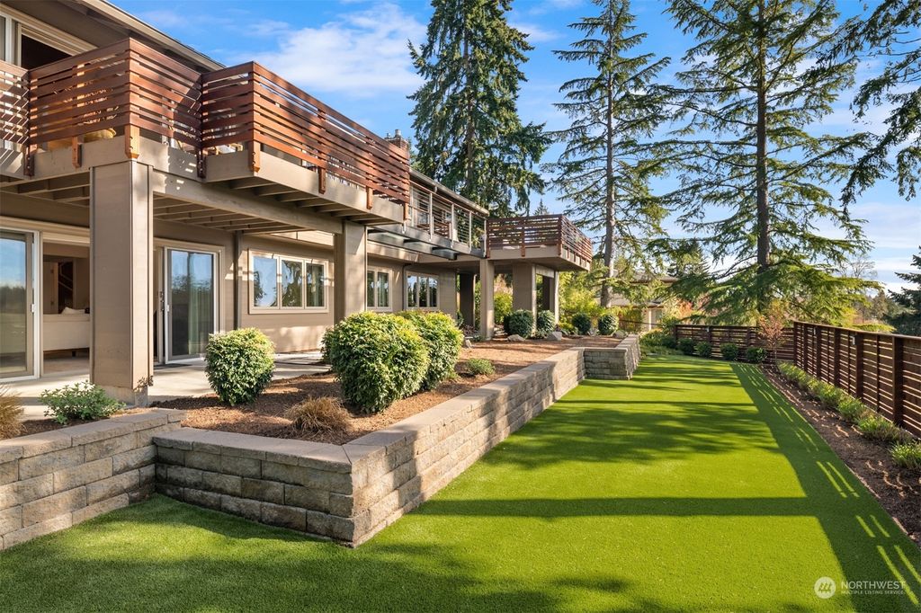 Photo of 8610 NE 20th Street, Clyde Hill, WA 98004 (MLS # 2059459)