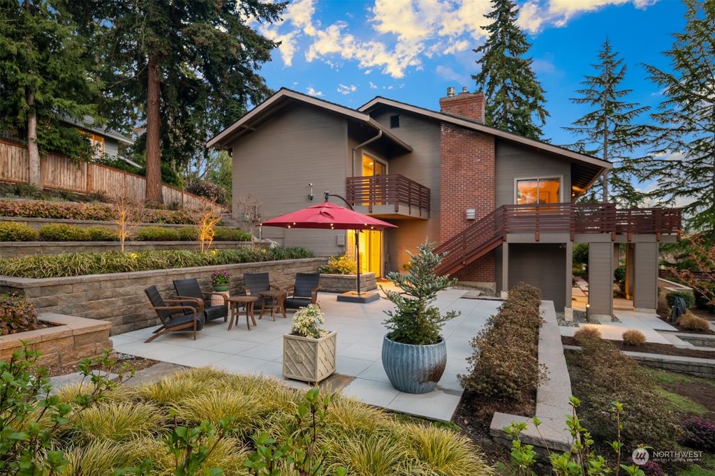 Photo of 8610 NE 20th Street, Clyde Hill, WA 98004 (MLS # 2059459)