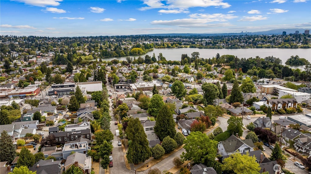 Photo of 7520 Linden Avenue N, Seattle, WA 98103 (MLS # 2590073)