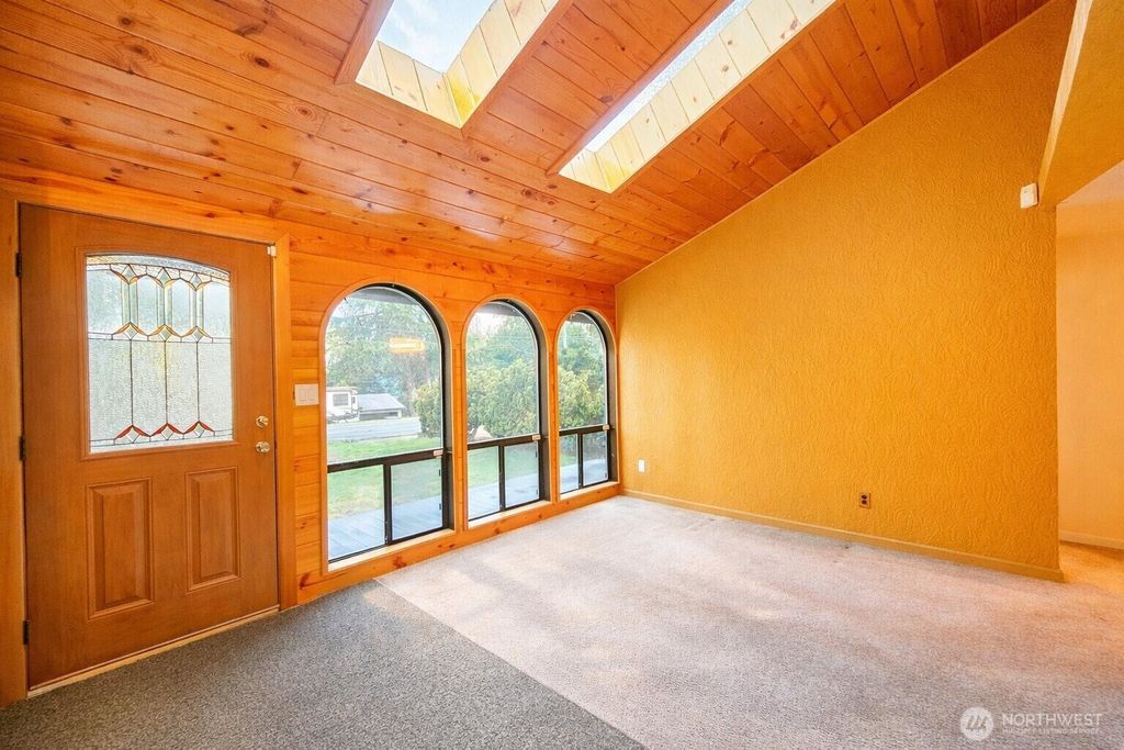 Photo of 1604 15th Avenue, Milton, WA 98354 (MLS # 2481767)