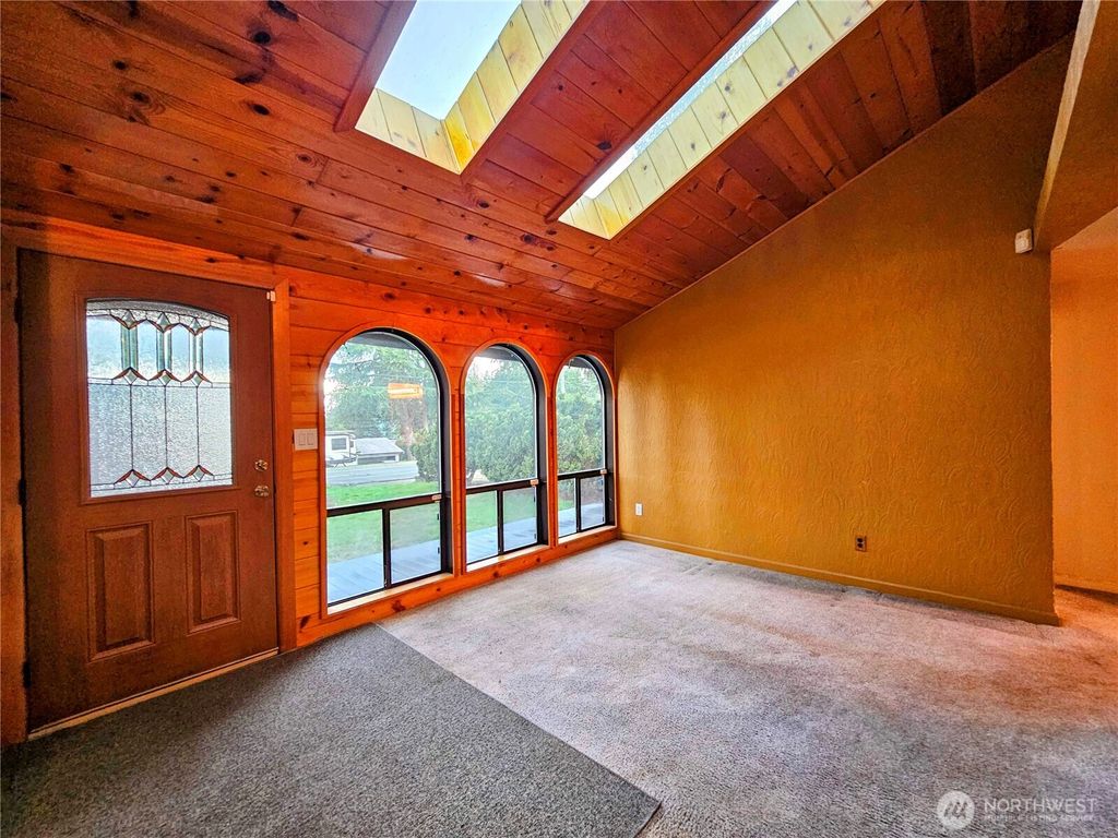 Photo of 1604 15th Avenue, Milton, WA 98354 (MLS # 2481767)