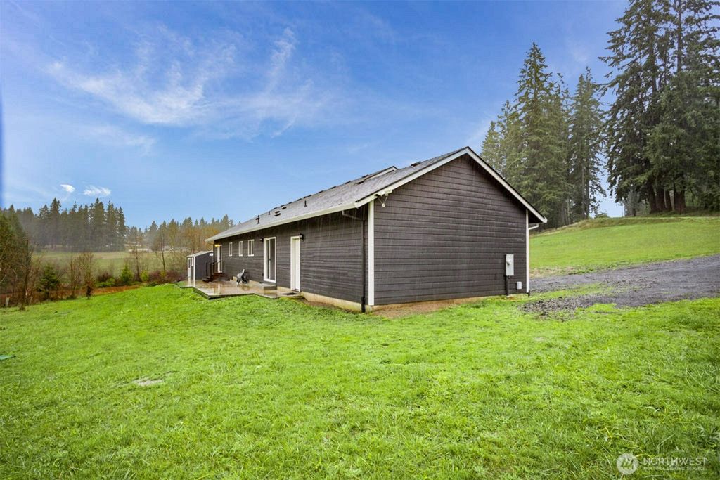 Photo of 981 Schaffran Road, Castle Rock, WA 98611 (MLS # 2460905)