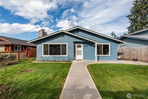 Photo of 1225 W 17th St, Port Angeles, WA 98363 (MLS # 2497370)