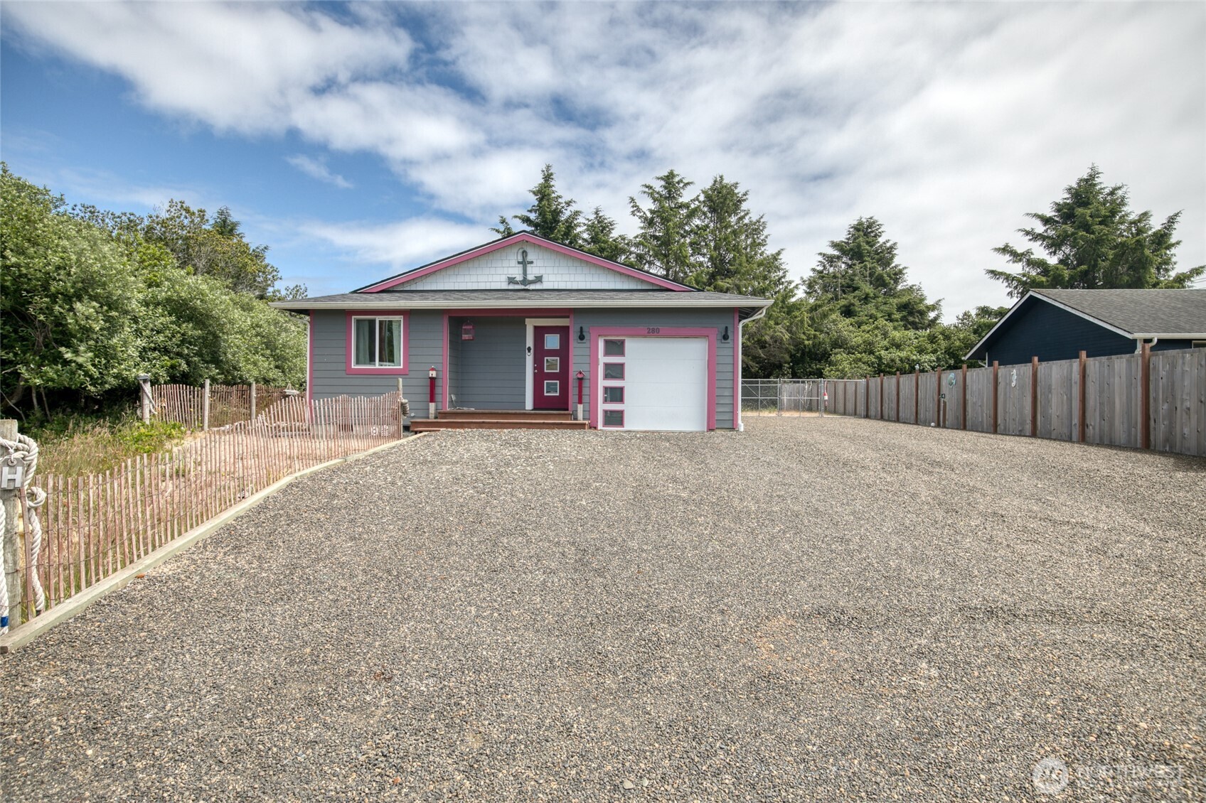 280 Captains Court SW