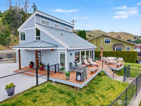 Photo of 1386 S Lakeshore Road, Chelan, WA 98816 (MLS # 2544518)