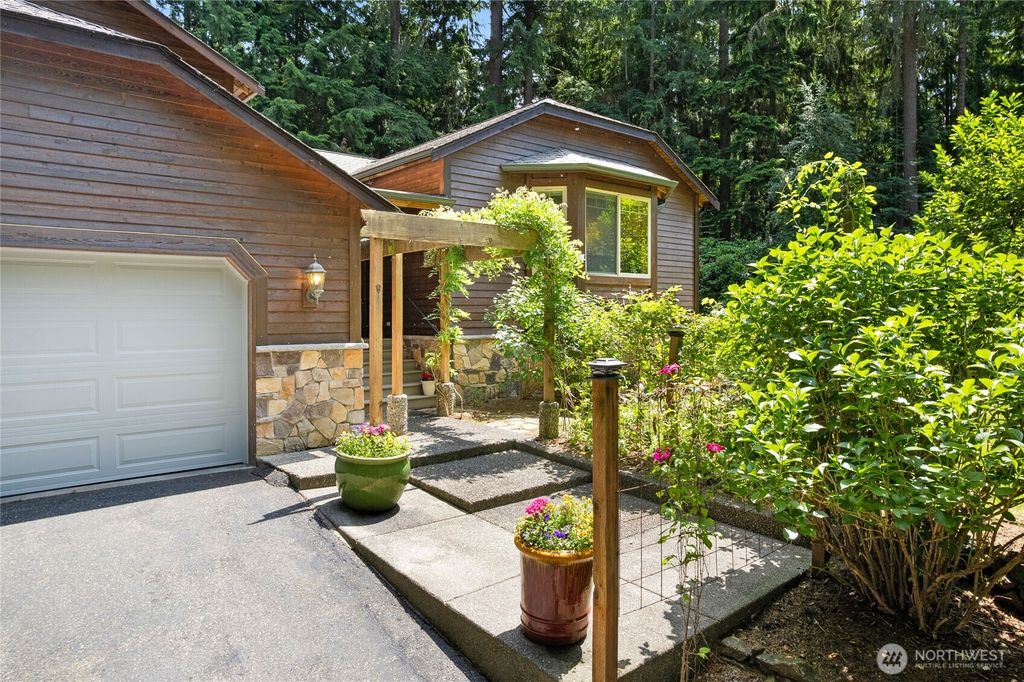 Photo of 19812 163rd Avenue NE, Woodinville, WA 98072 (MLS # 2440686)