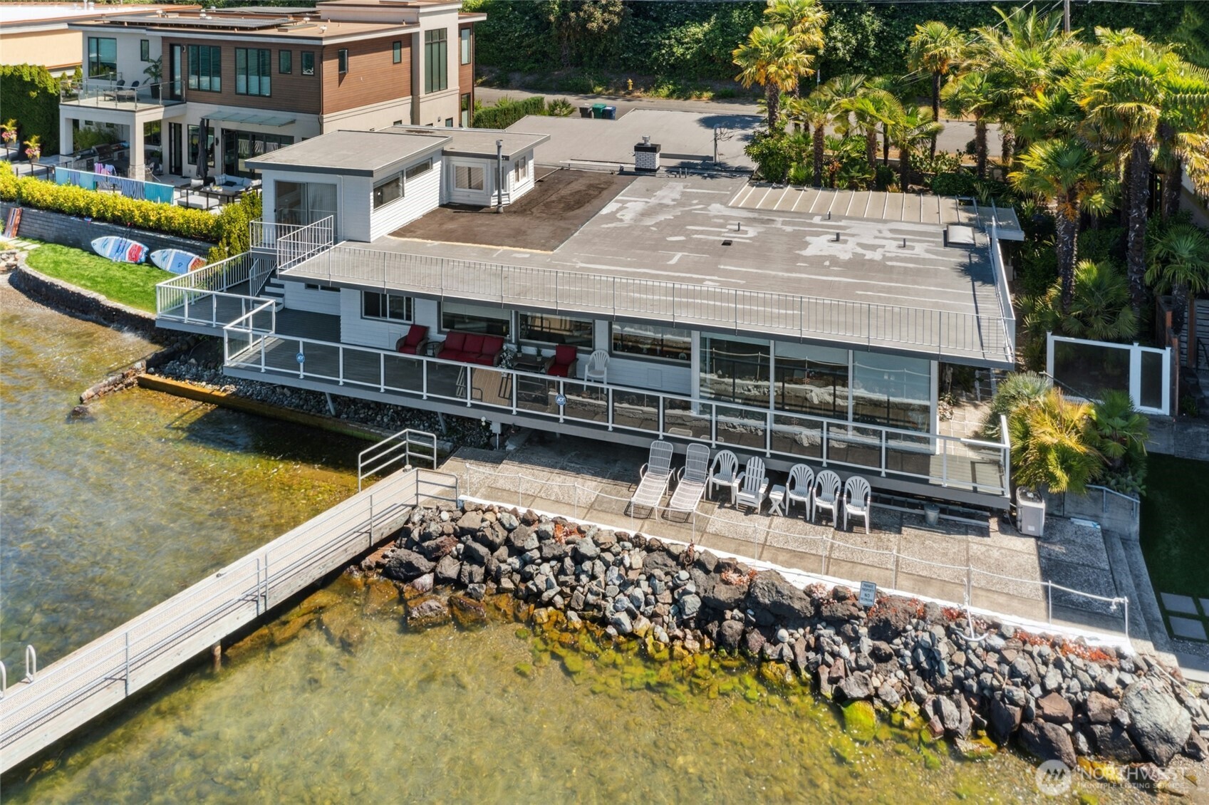 195 Lake Avenue W