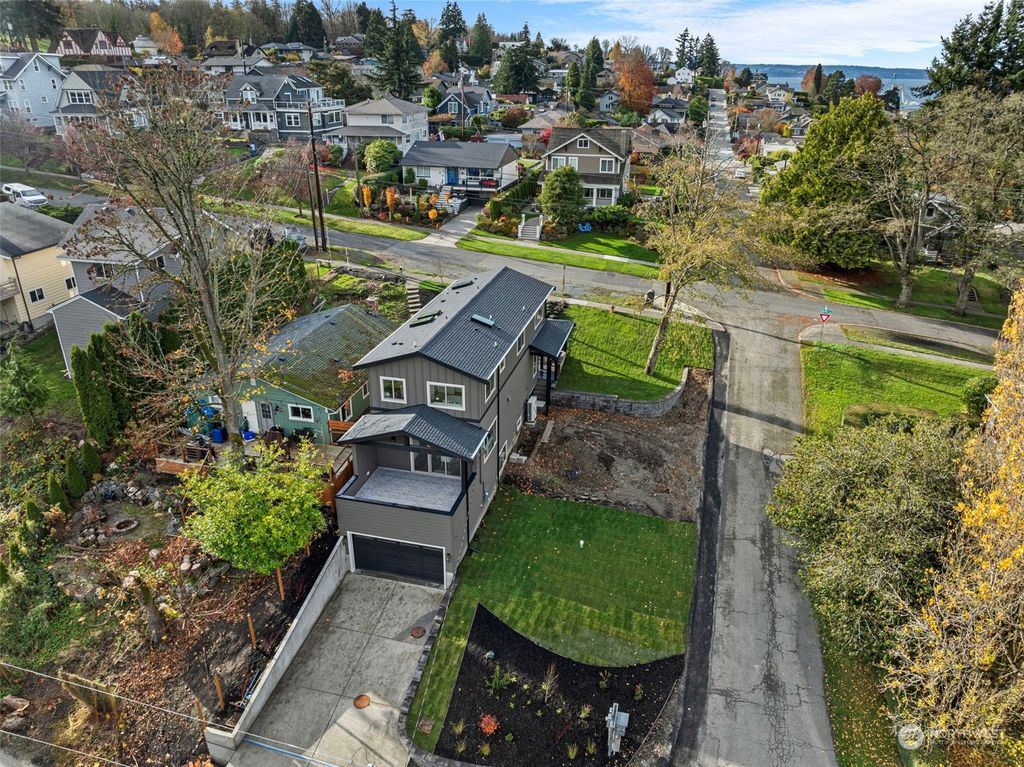 Photo of 3401 Federal Avenue, Everett, WA 98201 (MLS # 2308893)