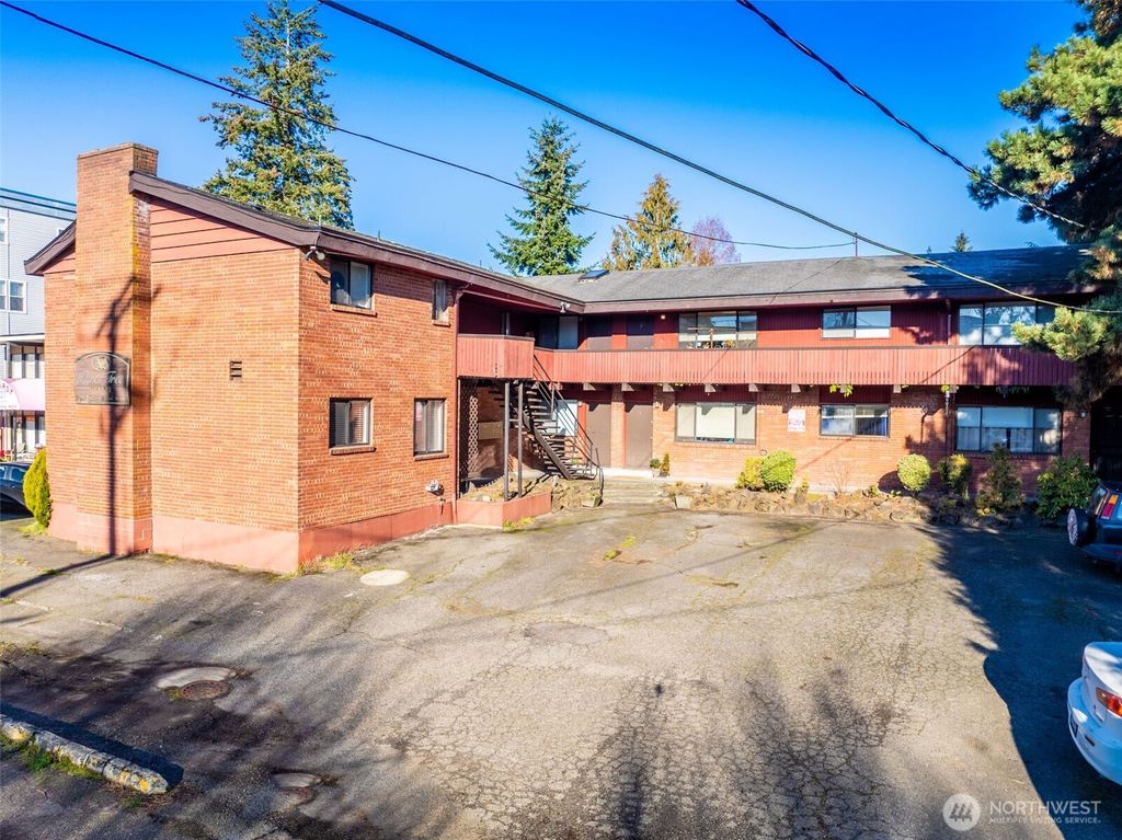 Photo of 2014 SW 152nd Street, Burien, WA 98166 (MLS # 2426404)