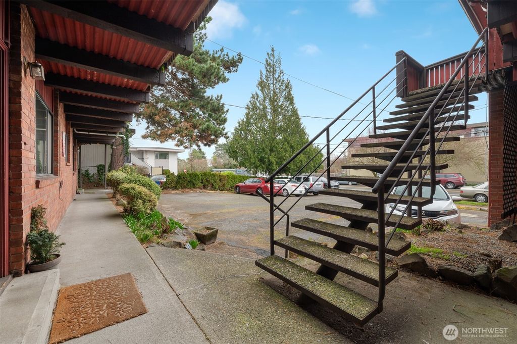 Photo of 2014 SW 152nd Street, Burien, WA 98166 (MLS # 2426404)