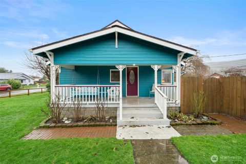Photo of 701 Jennings Avenue, Sedro Woolley, WA 98284 (MLS # 2445552)