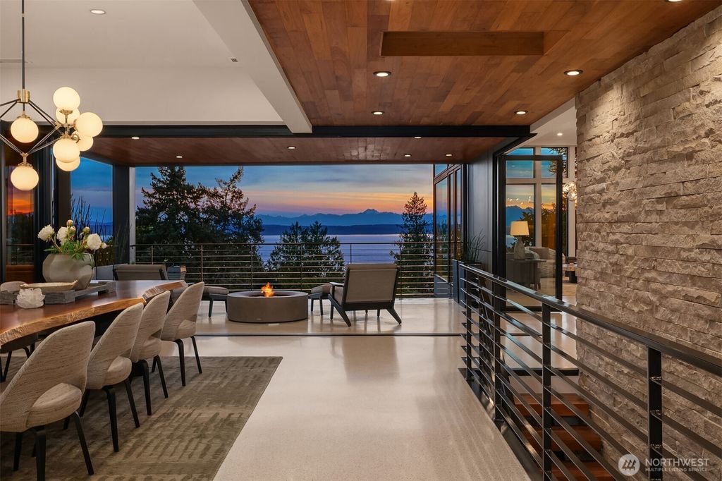 Photo of 2825 Magnolia Boulevard W, Seattle, WA 98199 (MLS # 2517032)