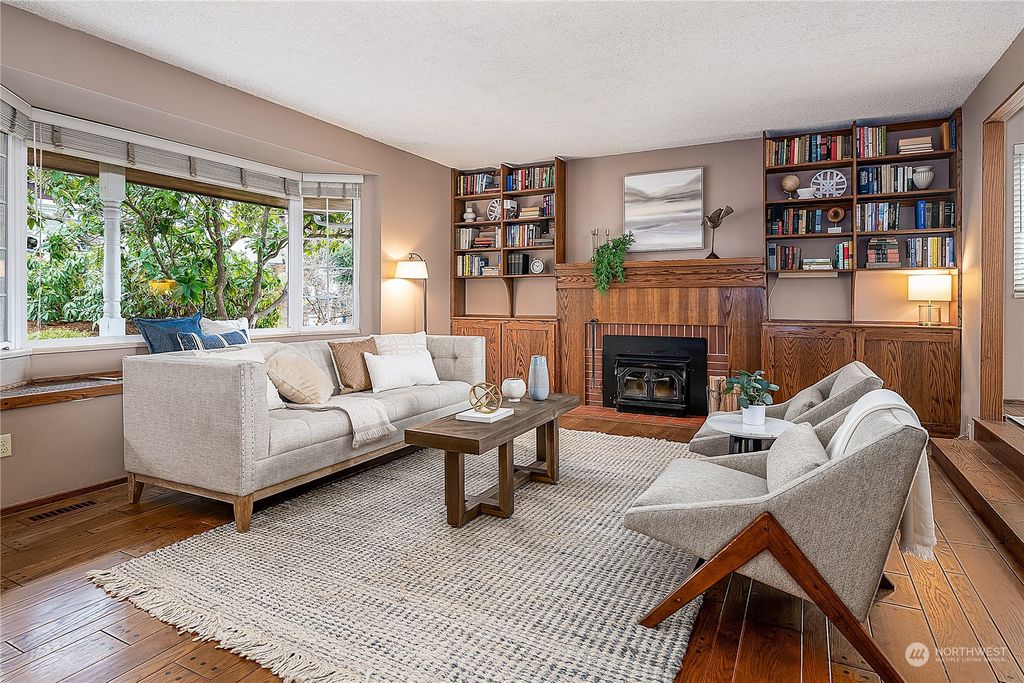 Photo of 19101 Kenlake Place NE, Kenmore, WA 98028 (MLS # 2044360)