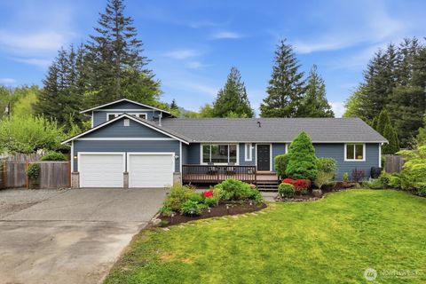 Photo of 619 Maloney Place NE, North Bend, WA 98045 (MLS # 2512978)