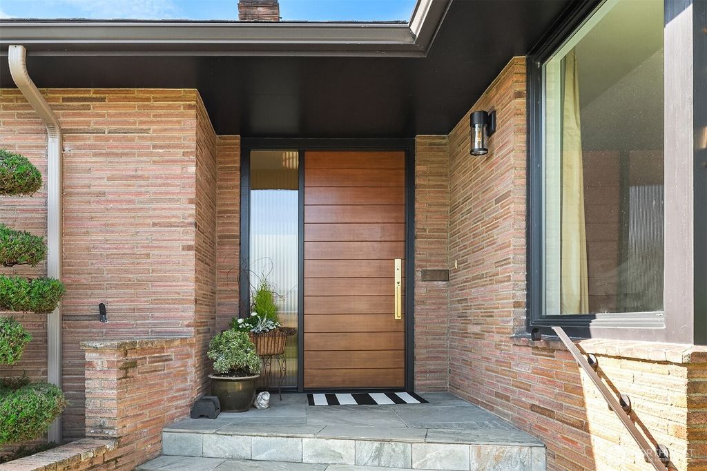 Photo of 7315 51st Avenue NE, Seattle, WA 98115 (MLS # 2487404)