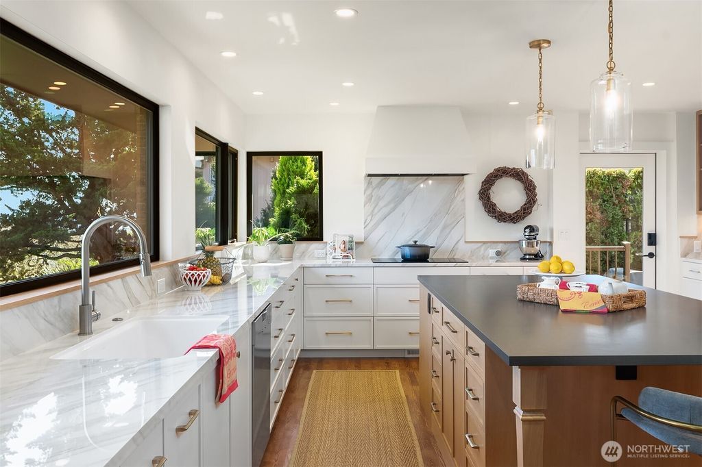 Photo of 7315 51st Avenue NE, Seattle, WA 98115 (MLS # 2487404)