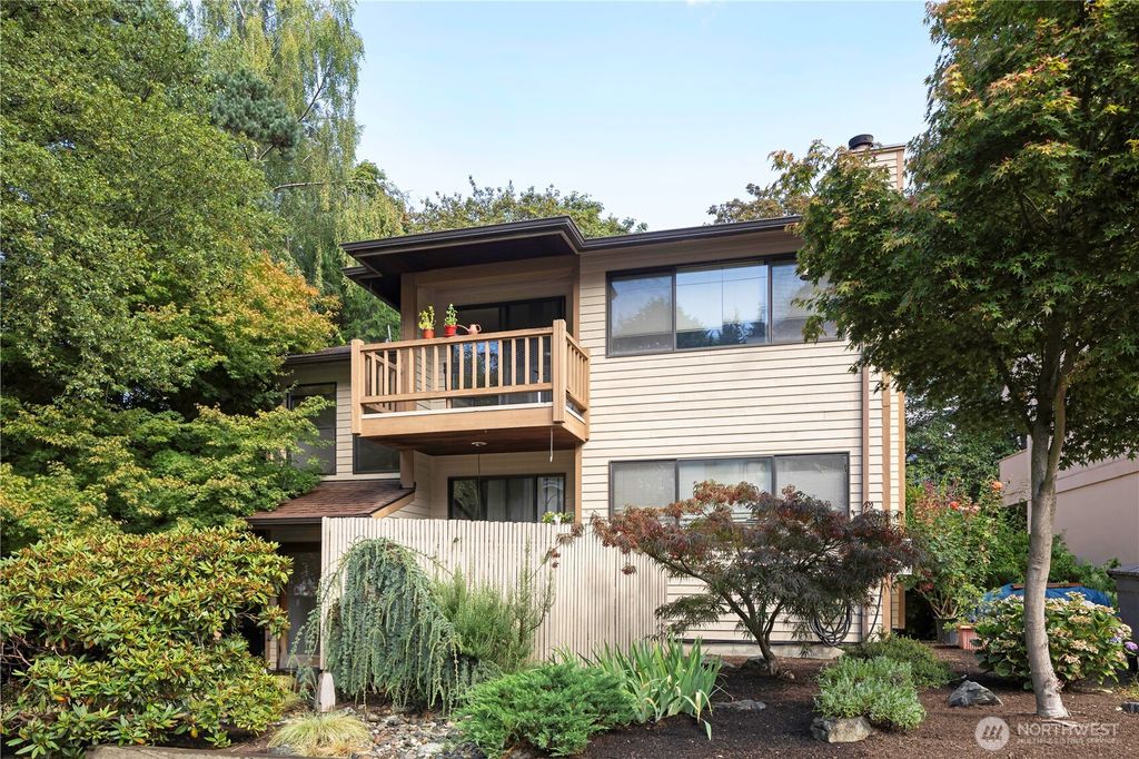 Photo of 4318 35th Avenue W, Seattle, WA 98199 (MLS # 2321234)