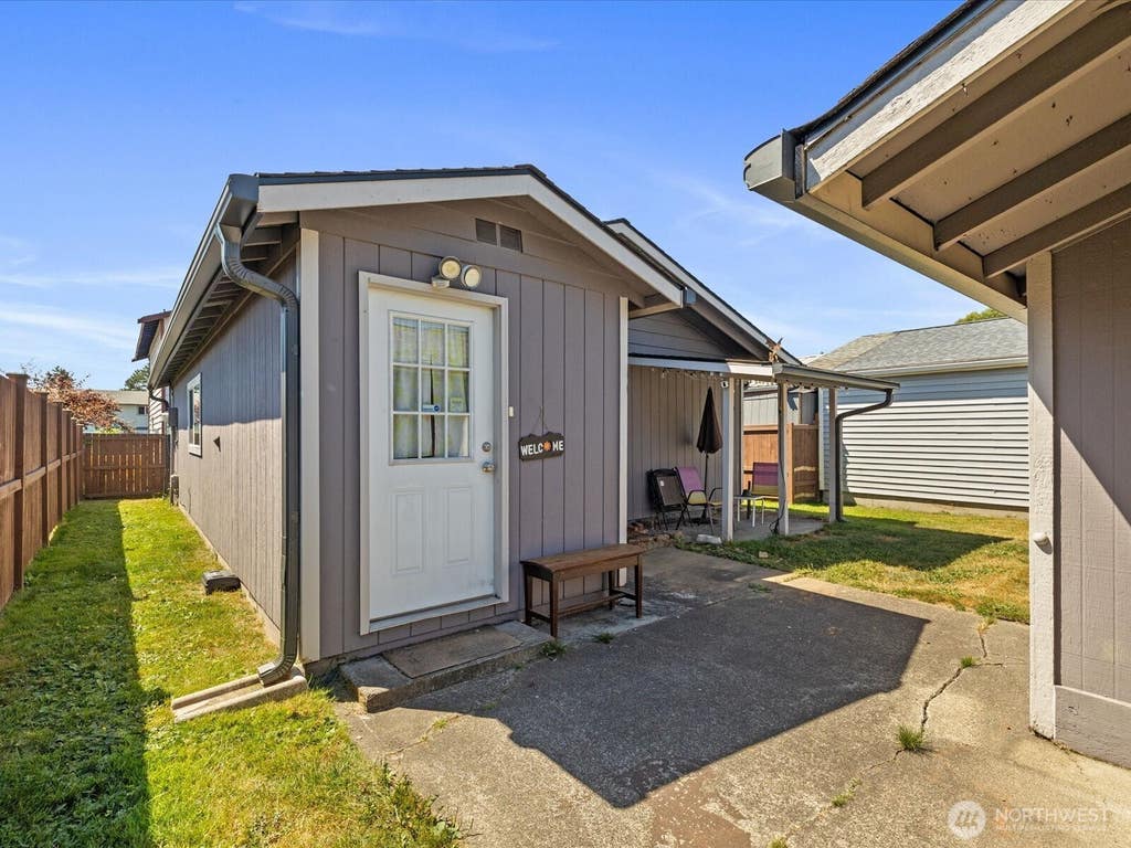 Photo of 8730 13th St NE ST, Lake Stevens, WA 98258 (MLS # 2557118)