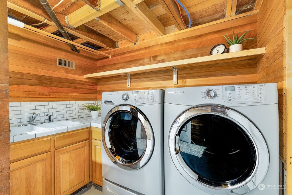 listing image 9366026608071147303