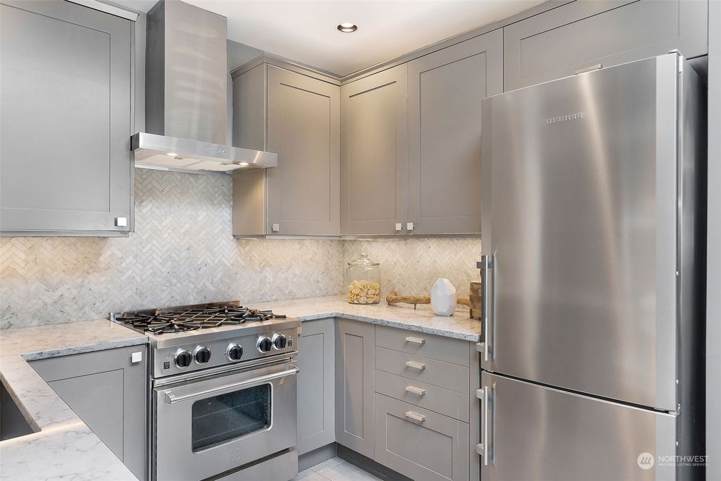listing image 9361394284970256829