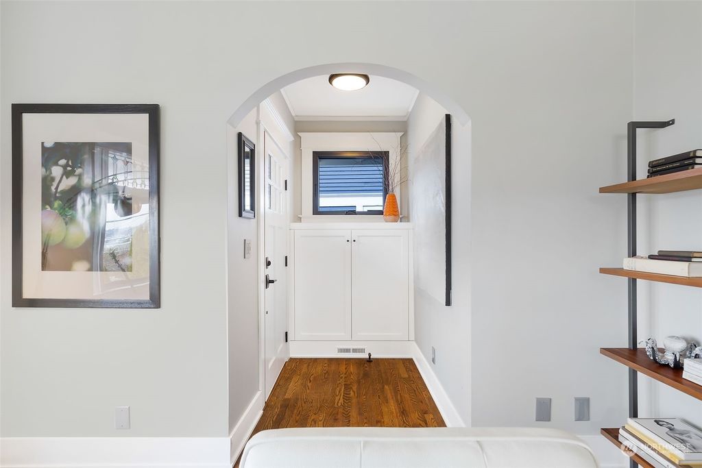 listing image 9360579528725927360