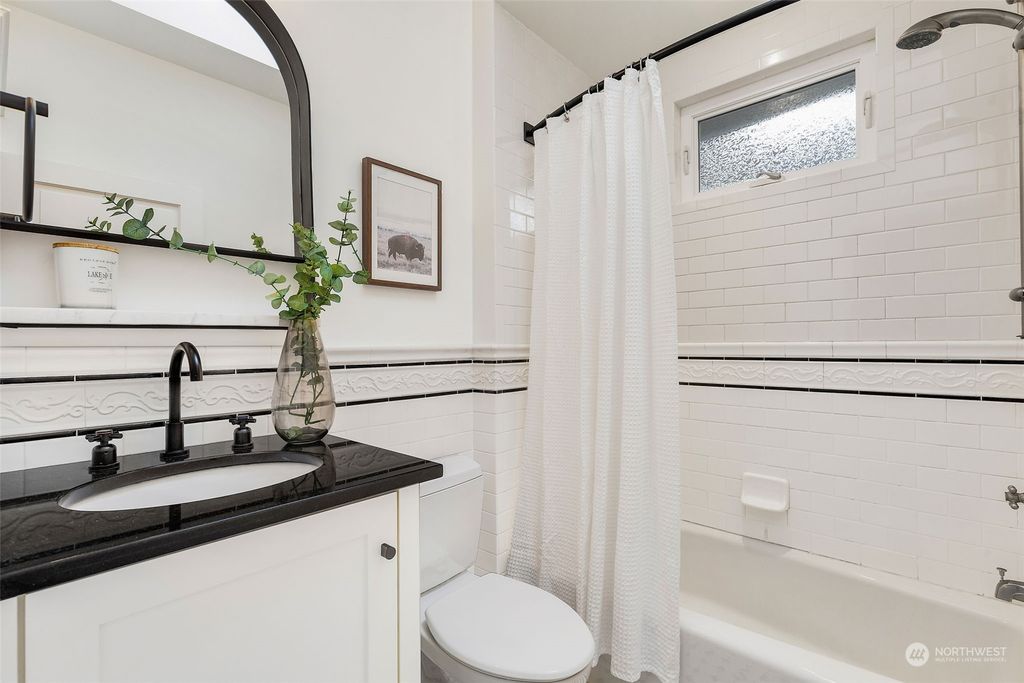 listing image 9366176382671843865
