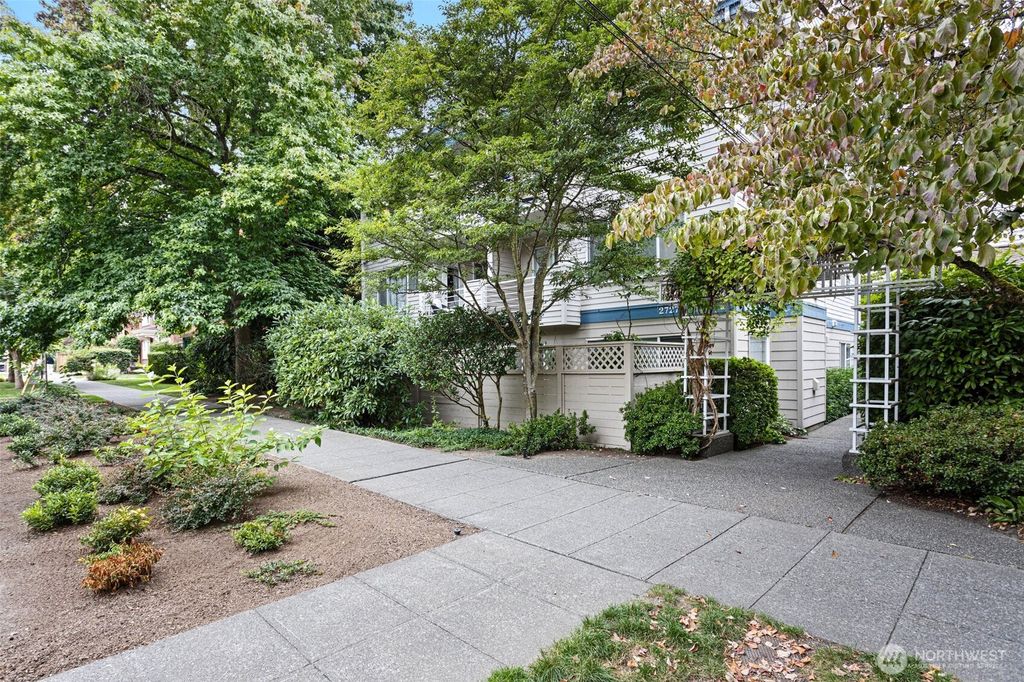 Photo of 2727 E Franklin Ave #102, Seattle, WA 98102 (MLS # 2455693)