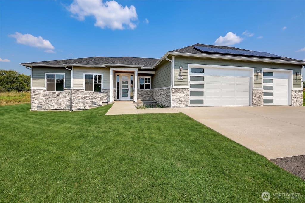 Photo of 27018 36th Avenue NW, Stanwood, WA 98292 (MLS # 2570434)