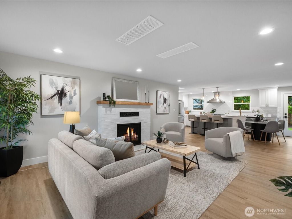 Photo of 15544 30th Avenue NE, Shoreline, WA 98155 (MLS # 2465668)