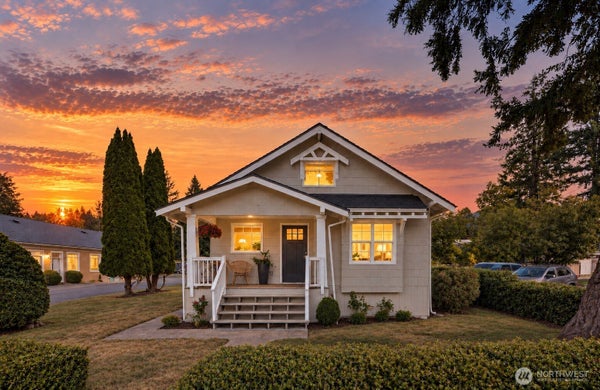 448 FRONT ST N, ISSAQUAH, WA 98027 - Image dae55261fc70b3efa2025efe95df8dde/1349103772